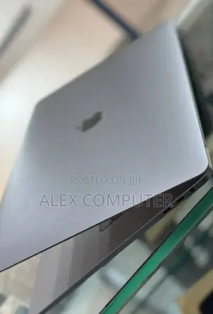 New Laptop Apple MacBook Pro 2017 16GB Intel Core I7 SSD 512GB