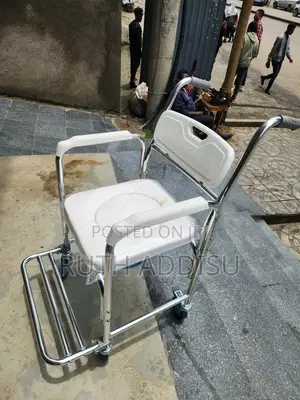 Photo - Commode Wheelchair腕骨commode Wheelchair先後commode Wheelchair