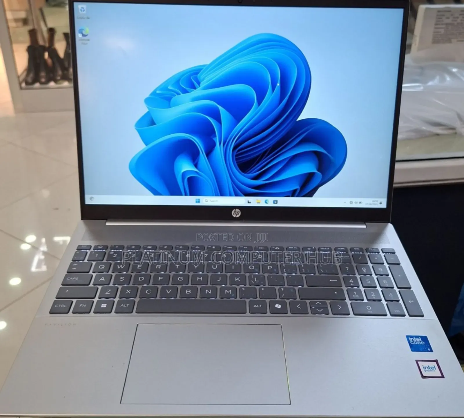 New Laptop HP Pavilion 17 16GB Intel Core I5 SSD 512GB