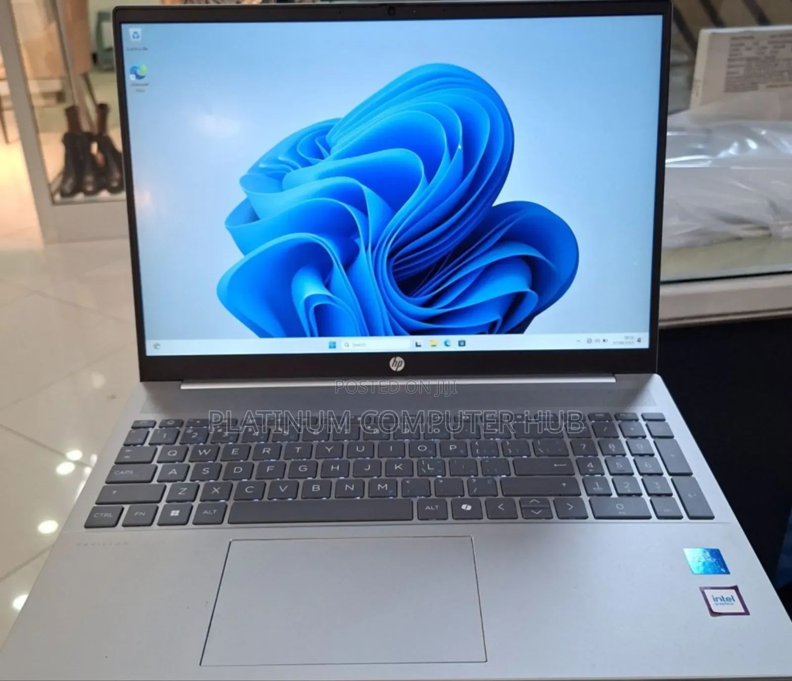 New Laptop HP Pavilion 17 16GB Intel Core I5 SSD 512GB