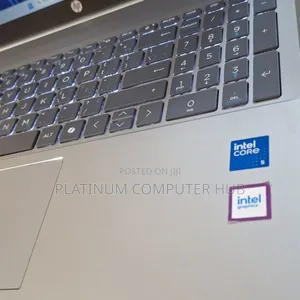 New Laptop HP Pavilion 17 16GB Intel Core I5 SSD 512GB