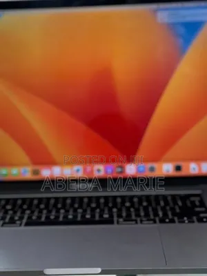 New Laptop Apple MacBook Pro 2017 16GB Intel Core I7 SSD 512GB