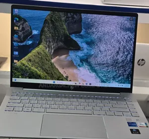 Photo - New Laptop HP Pavilion 17 16GB Intel Core I5 SSD 1T