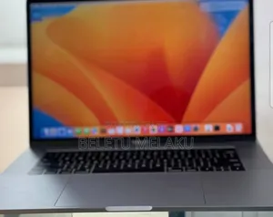 New Laptop Apple MacBook Pro 2017 16GB Intel Core I7 SSD 512GB