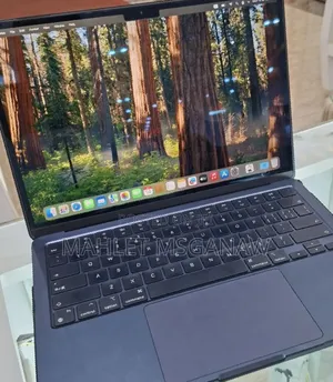 New Laptop Apple MacBook Air 2022 M2 8GB SSD 512GB