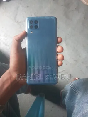 Photo - Samsung Galaxy M32 128 GB Blue