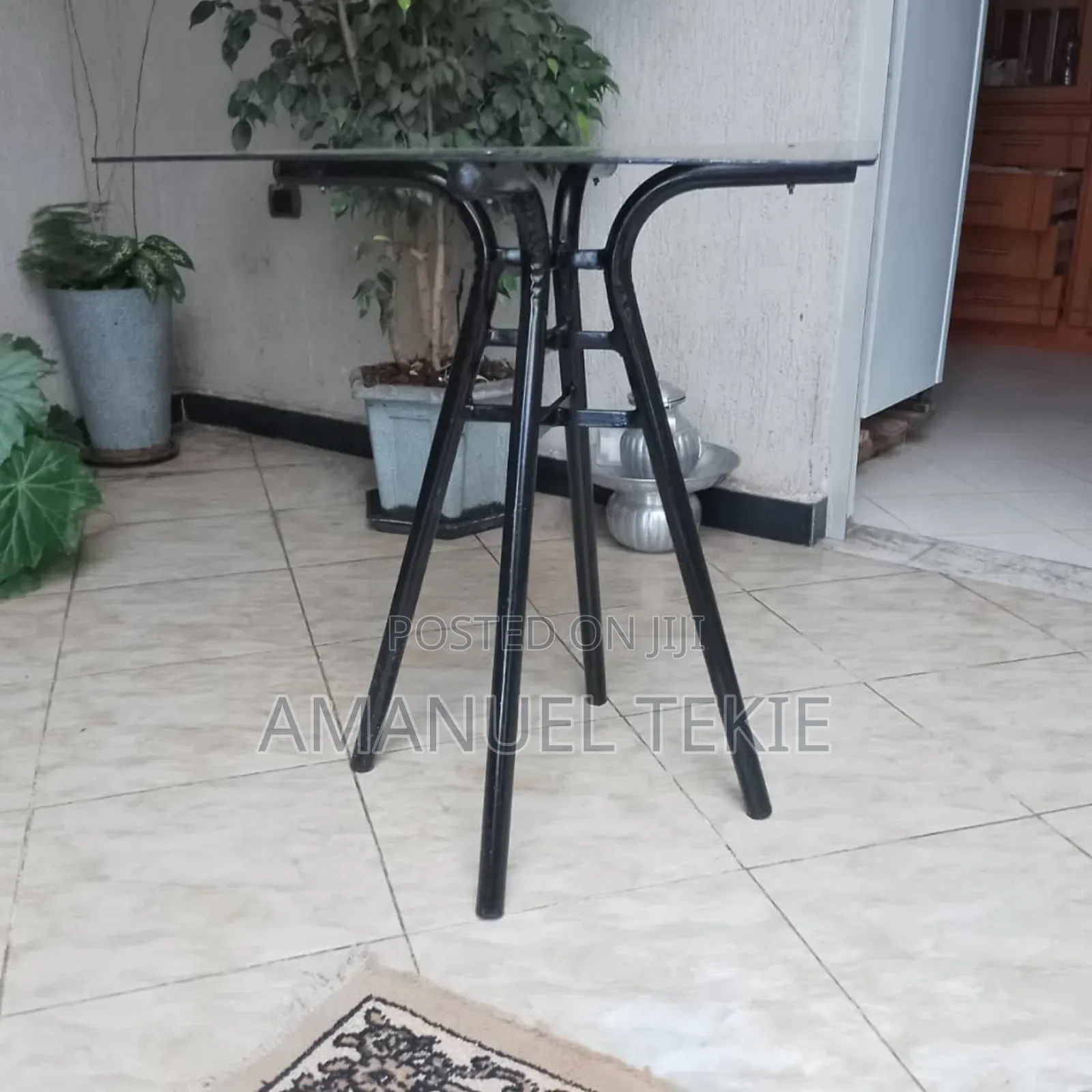 Restaurant Cafe Table