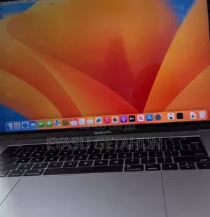 Photo - New Laptop Apple MacBook Pro 2017 16GB Intel Core i7 SSD 512GB