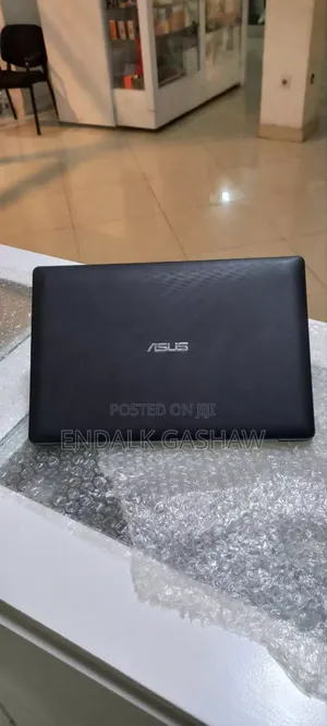 New Laptop Acer AS5755 2GB Intel Pentium HDD 350GB