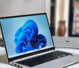 Photo - New Laptop Samsung 8GB Intel Core I5 SSD 512GB