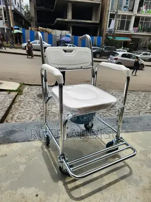 Photo - Wheelchair Commode坂我wheelchair Commode襖不commode Wheelchair