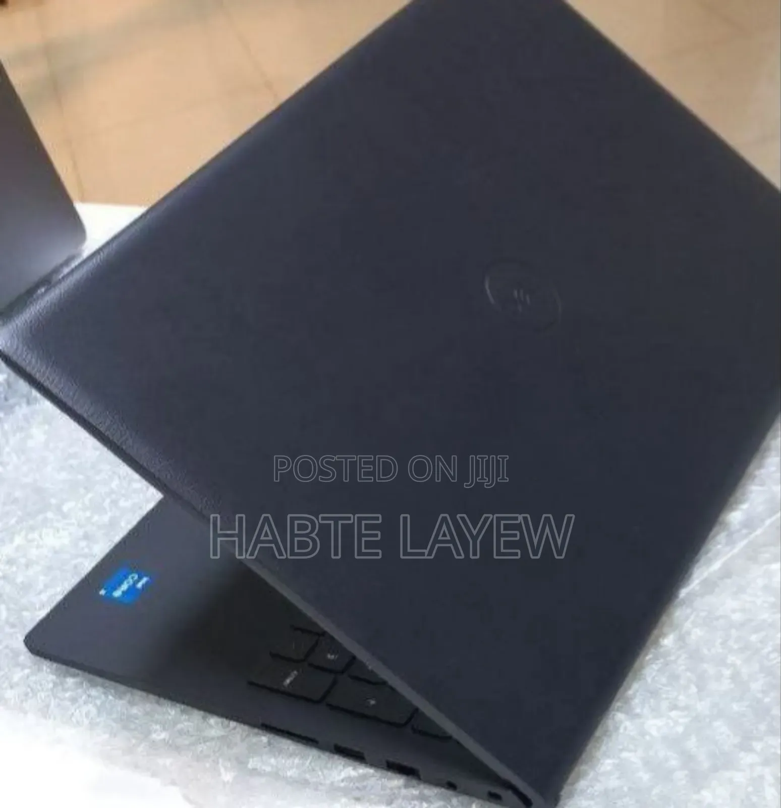 New Laptop Dell Vostro 3520 8GB Intel Core I5 SSD 1T