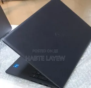 New Laptop Dell Vostro 3520 8GB Intel Core I5 SSD 1T
