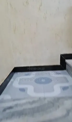 7bdrm Apartment in Bole for sale