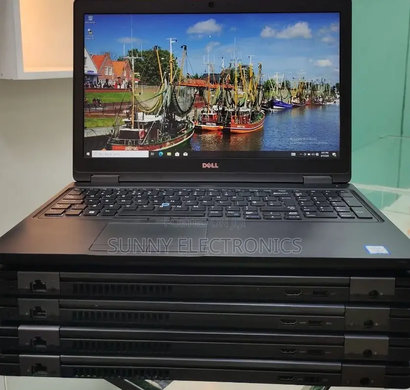 New Laptop Dell Precision 15 3520 16GB Intel Core I7 SSD 512GB