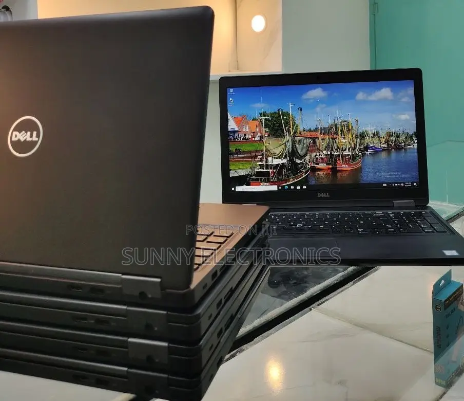 New Laptop Dell Precision 15 3520 16GB Intel Core I7 SSD 512GB
