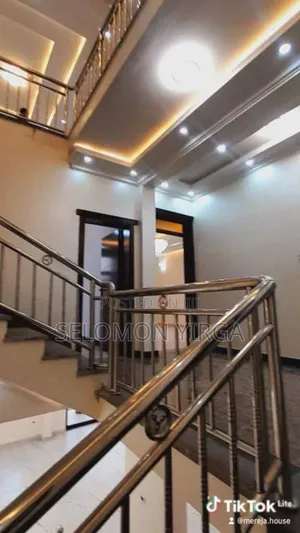 7bdrm Farm House in Adis Ababa, Bole for sale