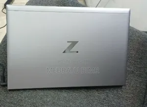 New Laptop HP ZBook Firefly G8 16GB Intel Core I7 SSD 512GB