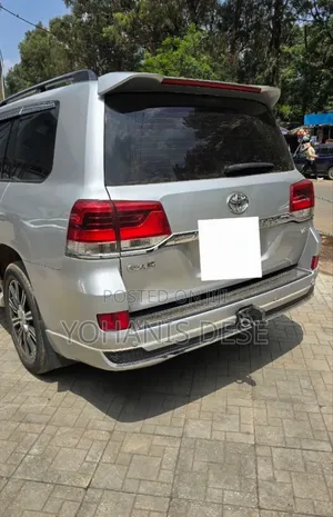 Toyota Land Cruiser 2011 Silver