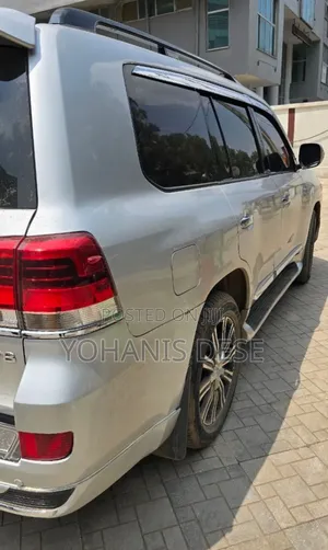 Toyota Land Cruiser 2011 Silver