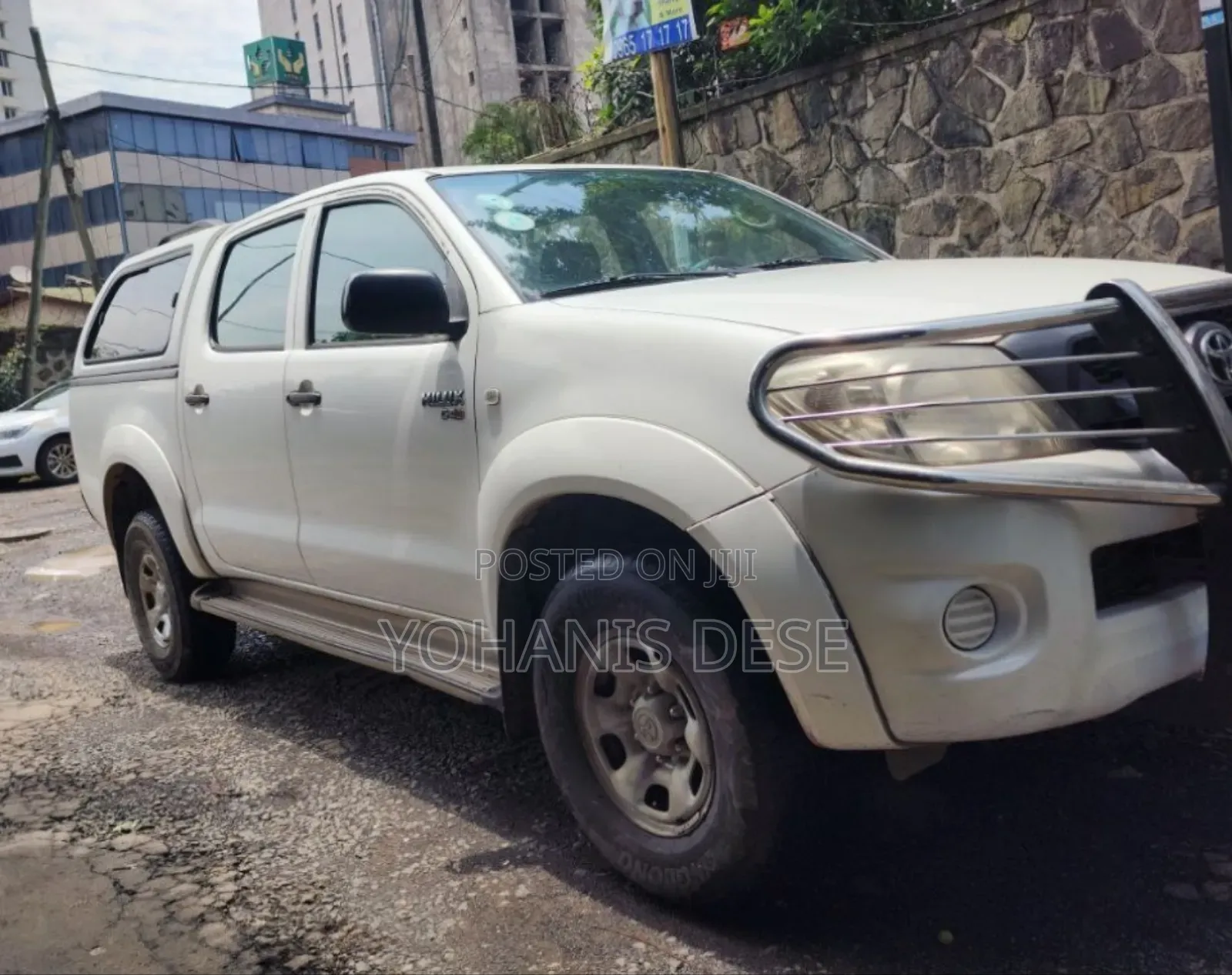 Toyota Hilux 2011 White