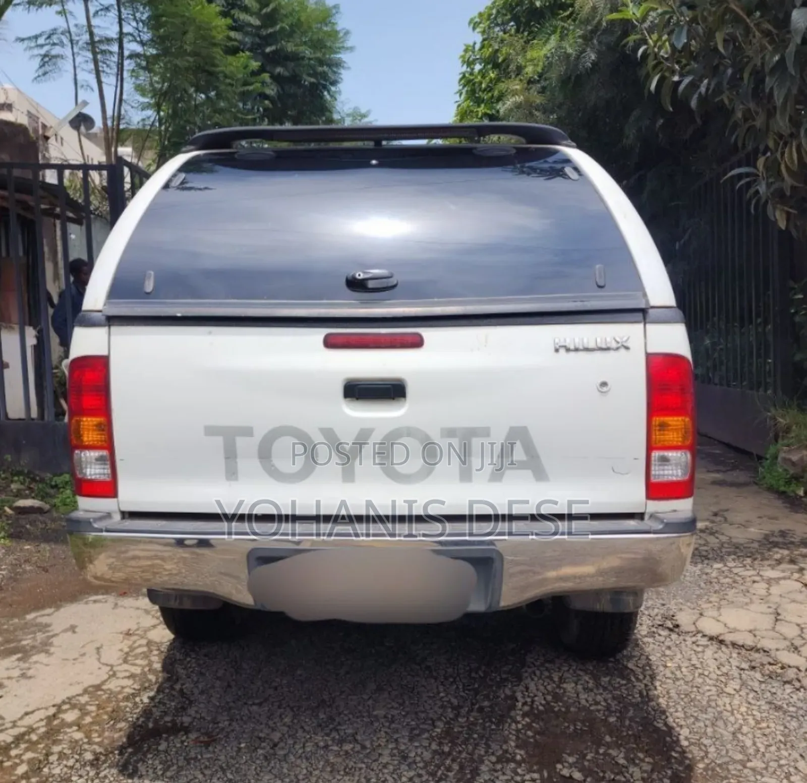 Toyota Hilux 2011 White