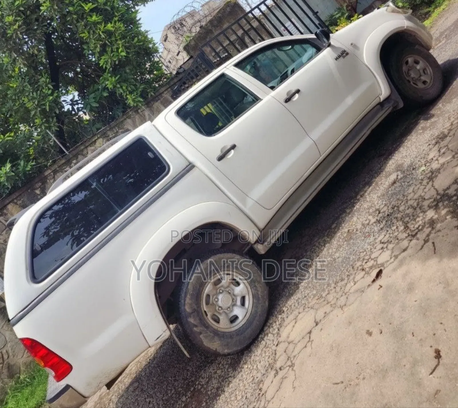 Toyota Hilux 2011 White