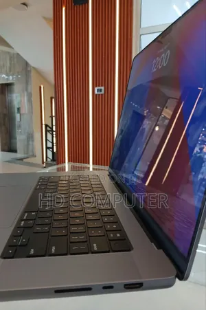 New Laptop Apple MacBook Pro M1 16GB Apple M1 Pro SSD 1T