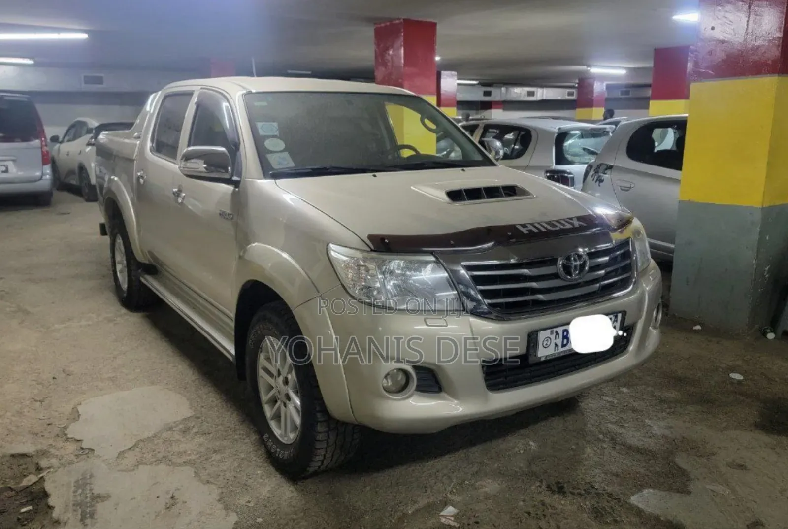 Toyota Hilux 2015 Gray