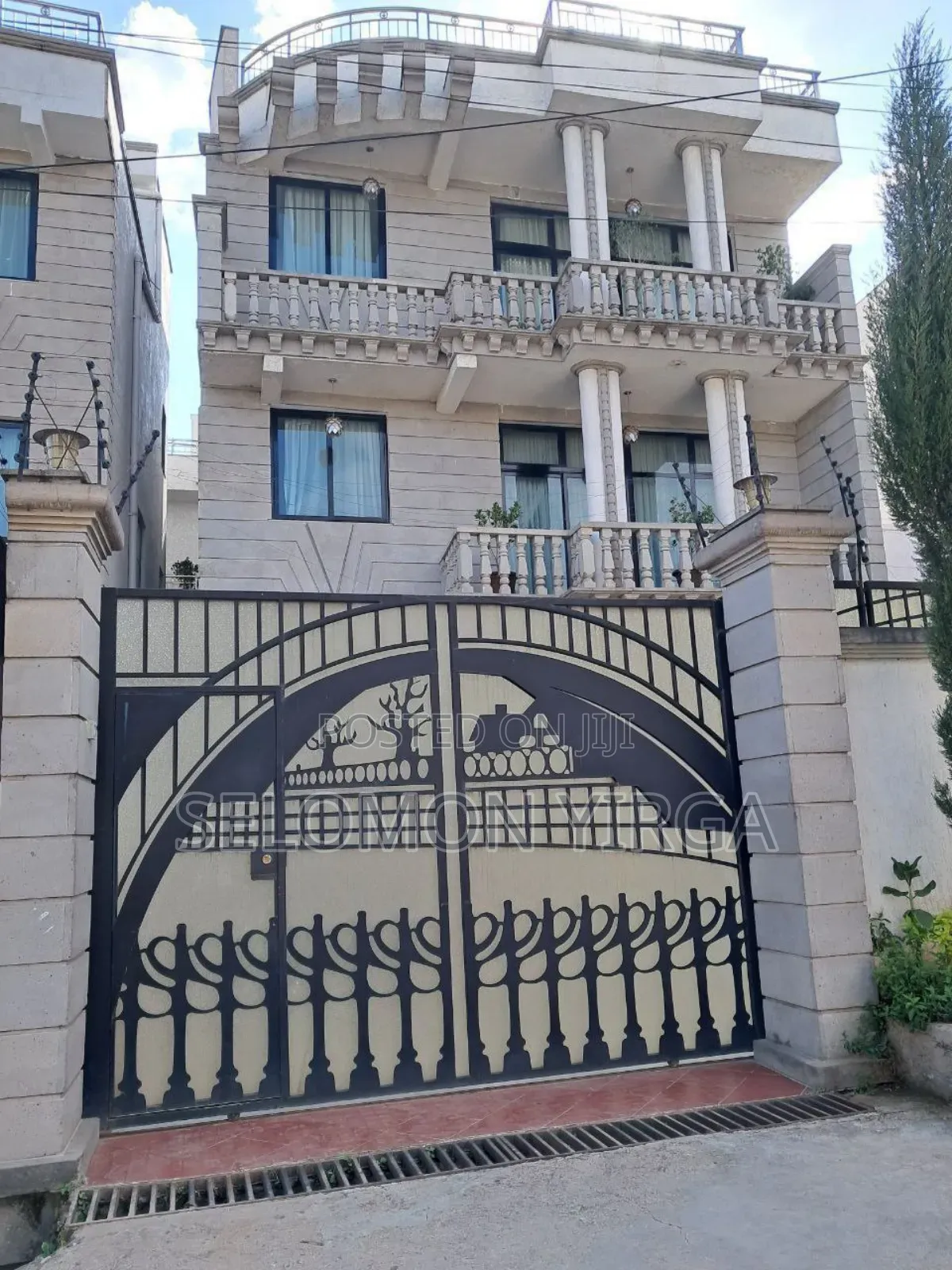 8bdrm Farm House in Adis Ababa, Bole for sale