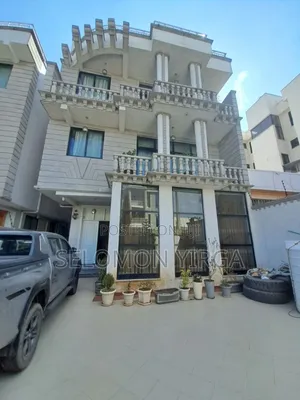 8bdrm Farm House in Adis Ababa, Bole for sale