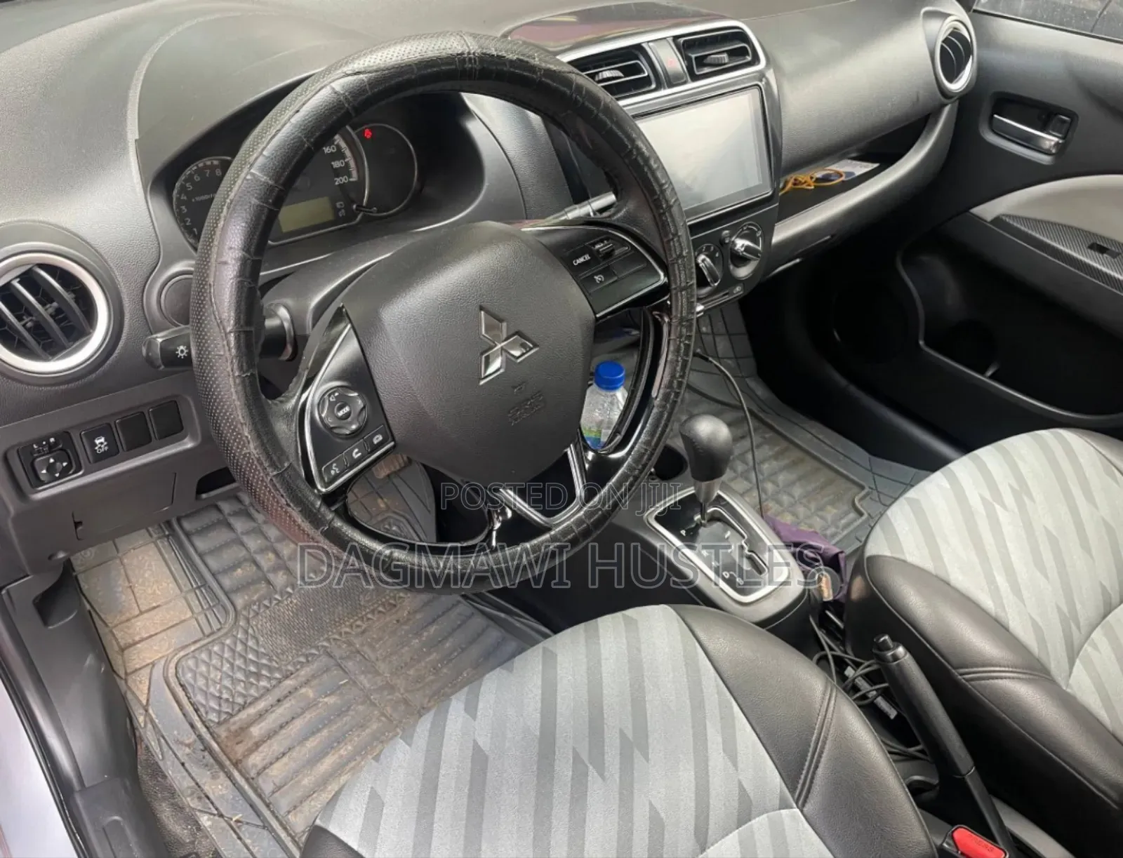 Mitsubishi Attrage 2022 Silver