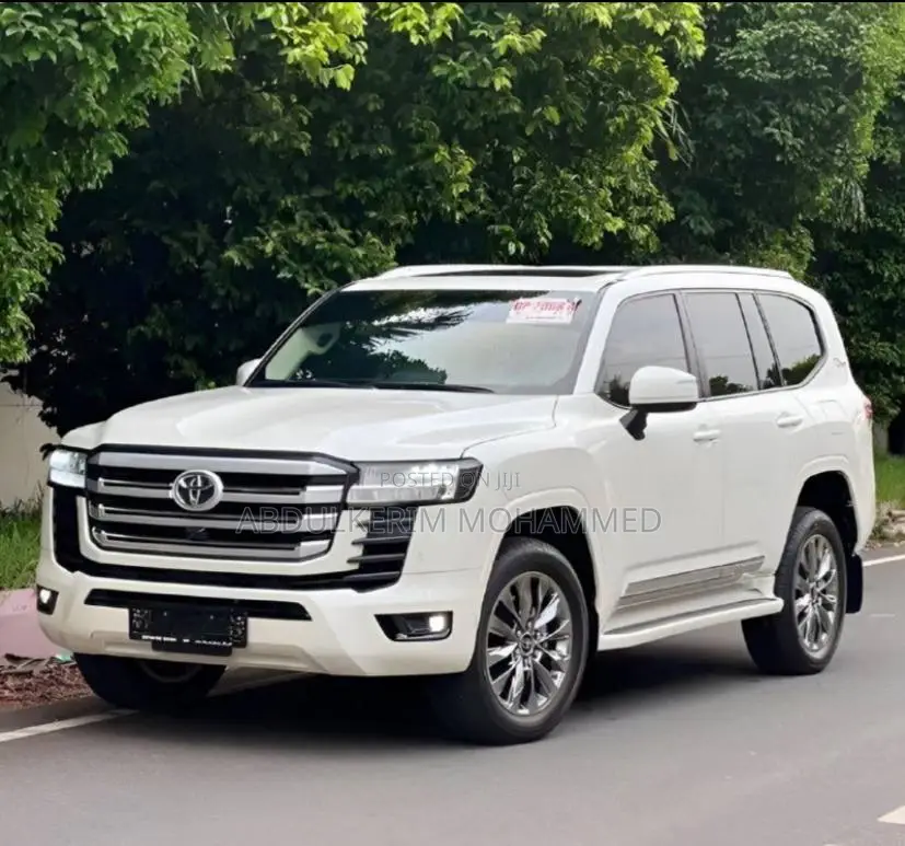 Toyota Land Cruiser 2022 White
