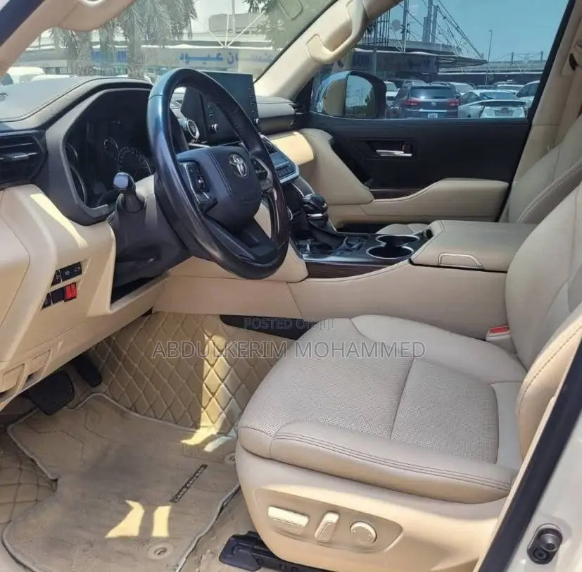 Toyota Land Cruiser 2022 White