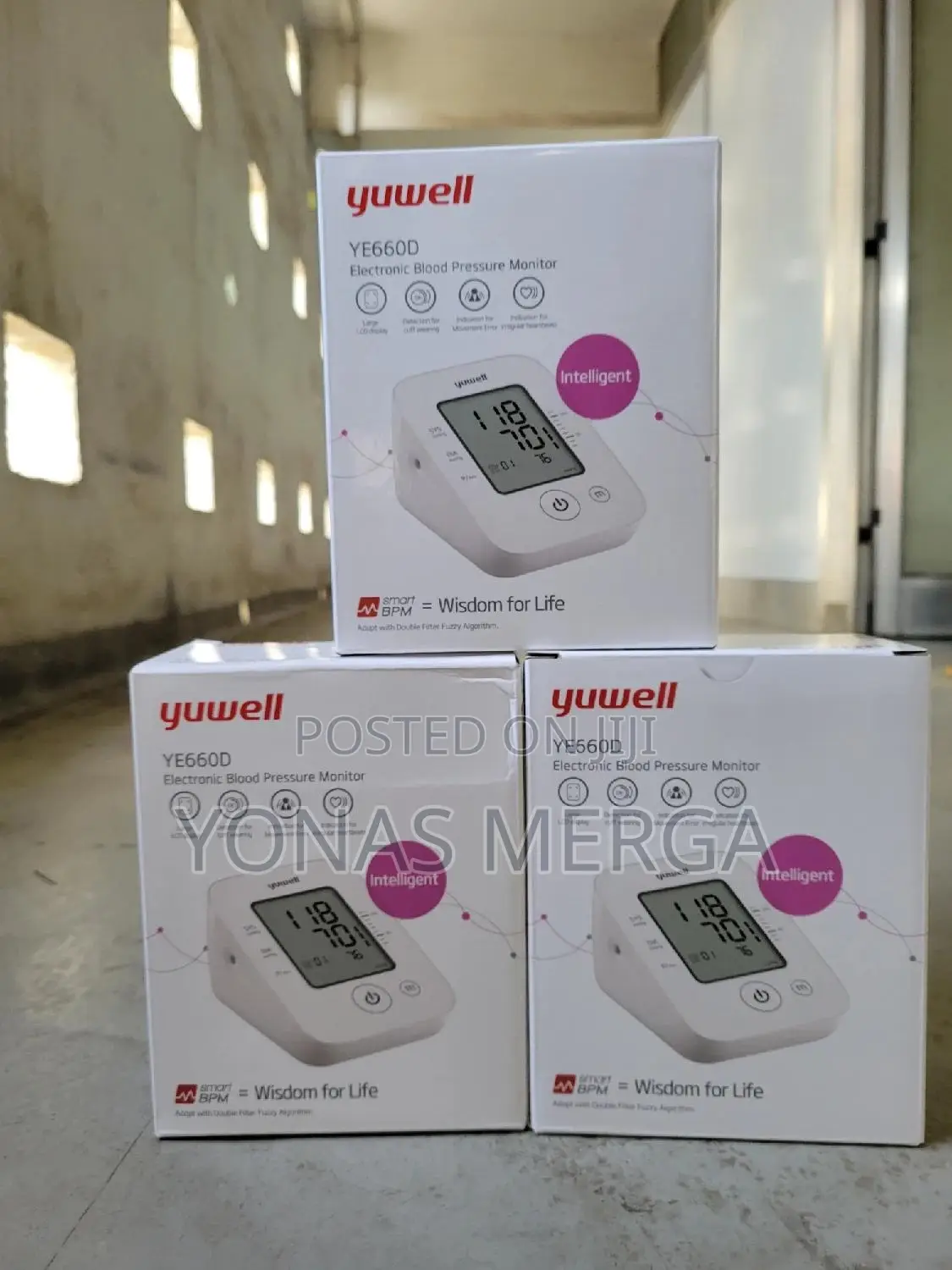 Bp Monitor帶袐bp Monitor既牙included : Monitor ,Cuff ,Batteries