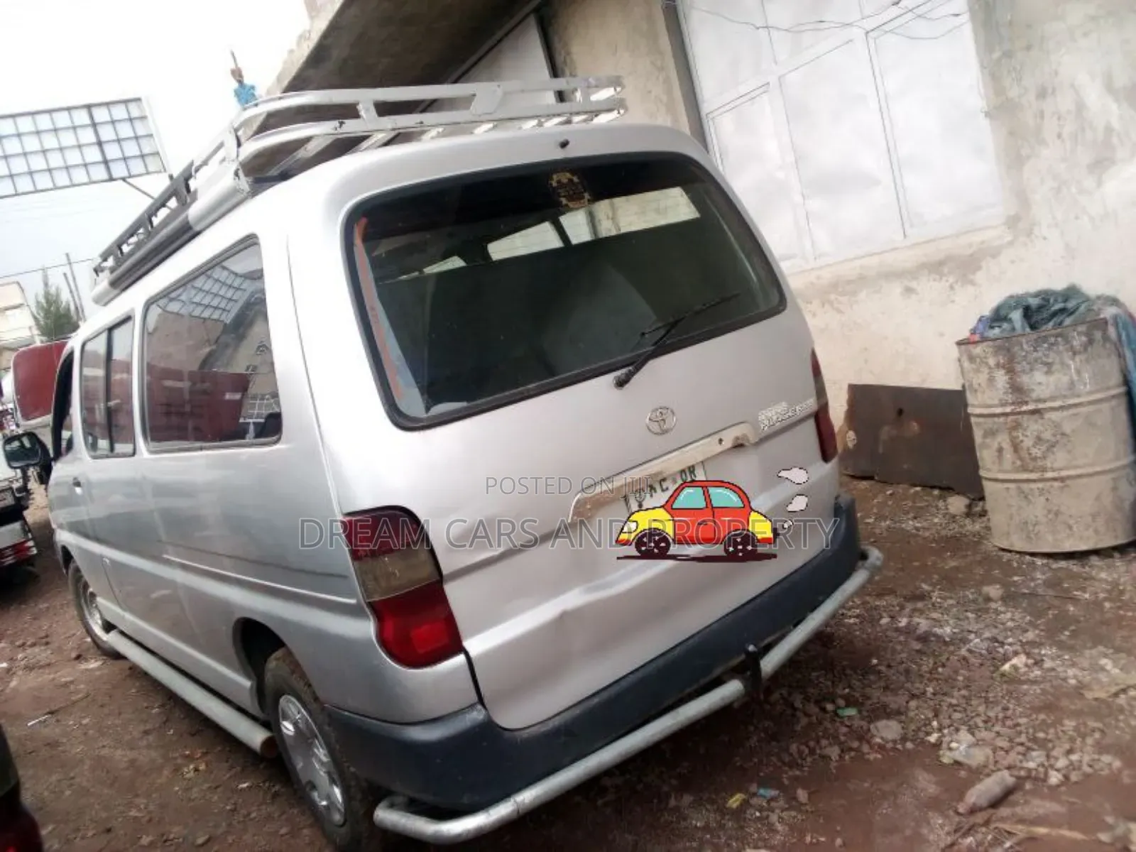 Toyota HiAce 2011 Silver