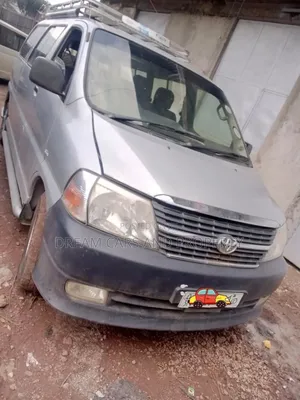 Toyota HiAce 2011 Silver