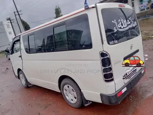Toyota HiAce 2010 White
