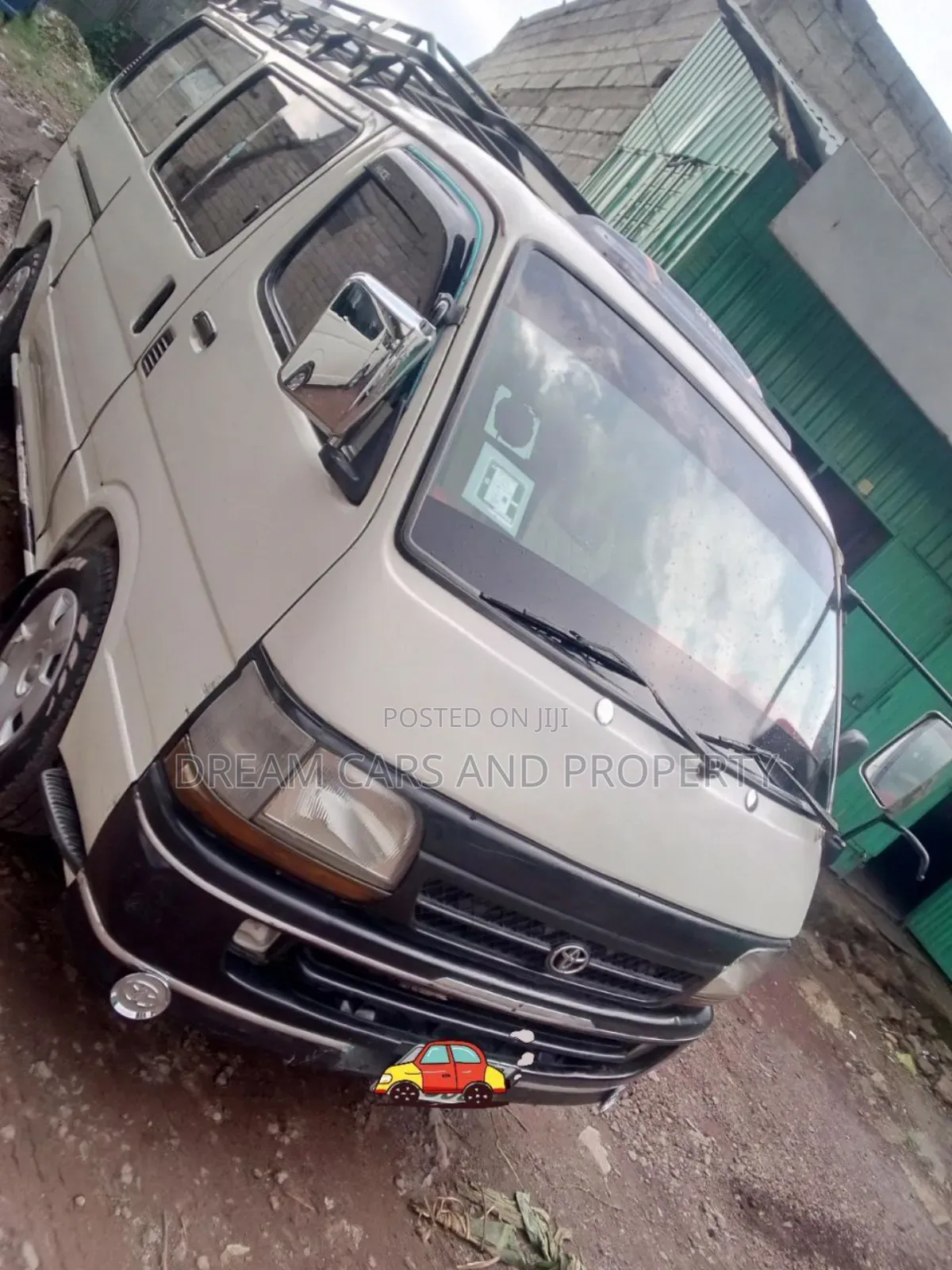 Toyota HiAce 2002 White