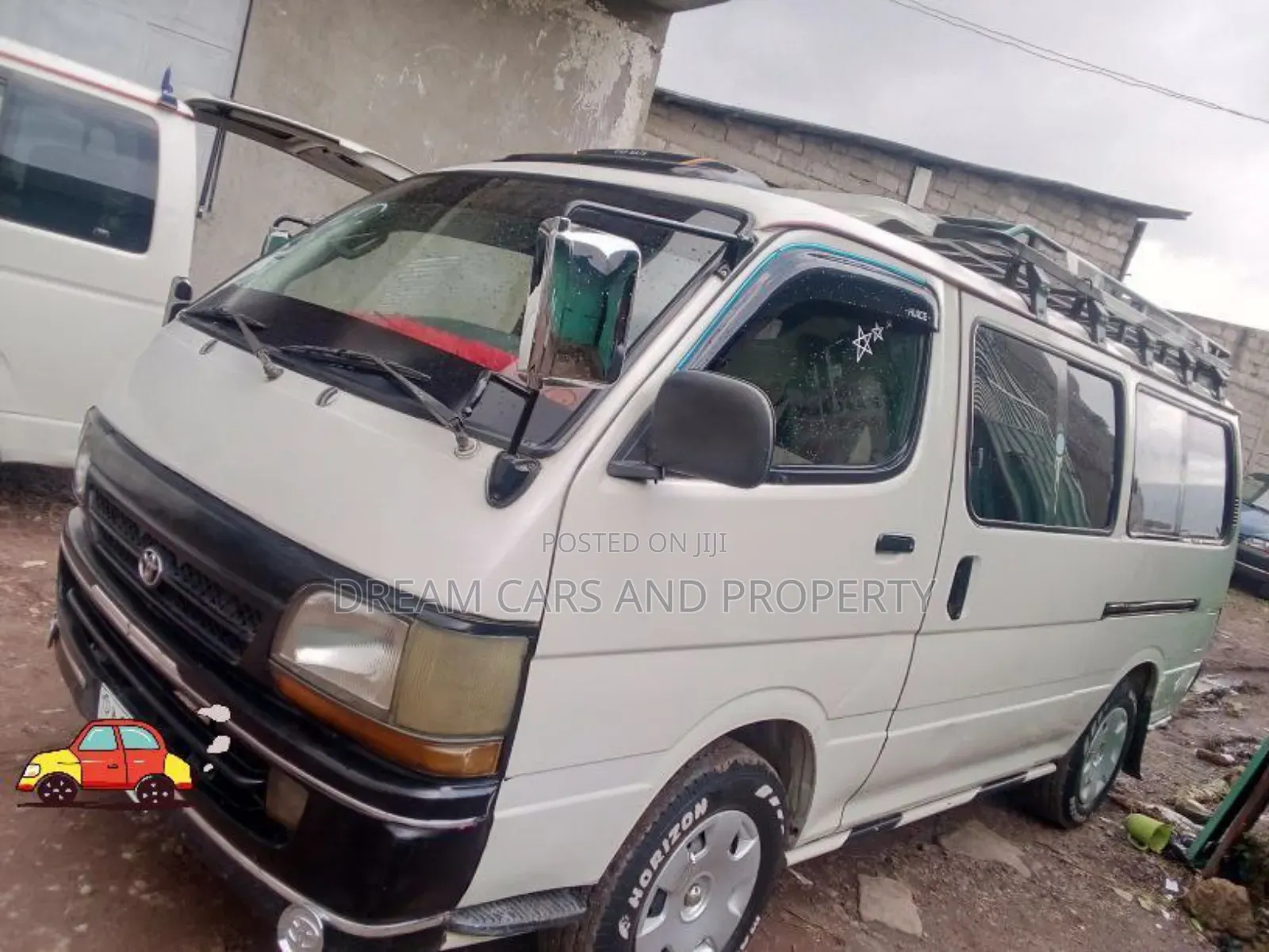 Toyota HiAce 2002 White