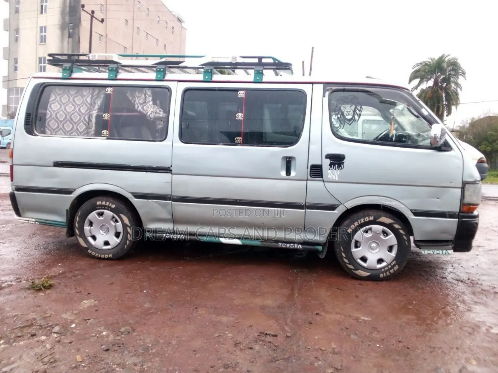 Toyota HiAce 2002 Silver