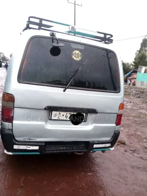 Toyota HiAce 2002 Silver
