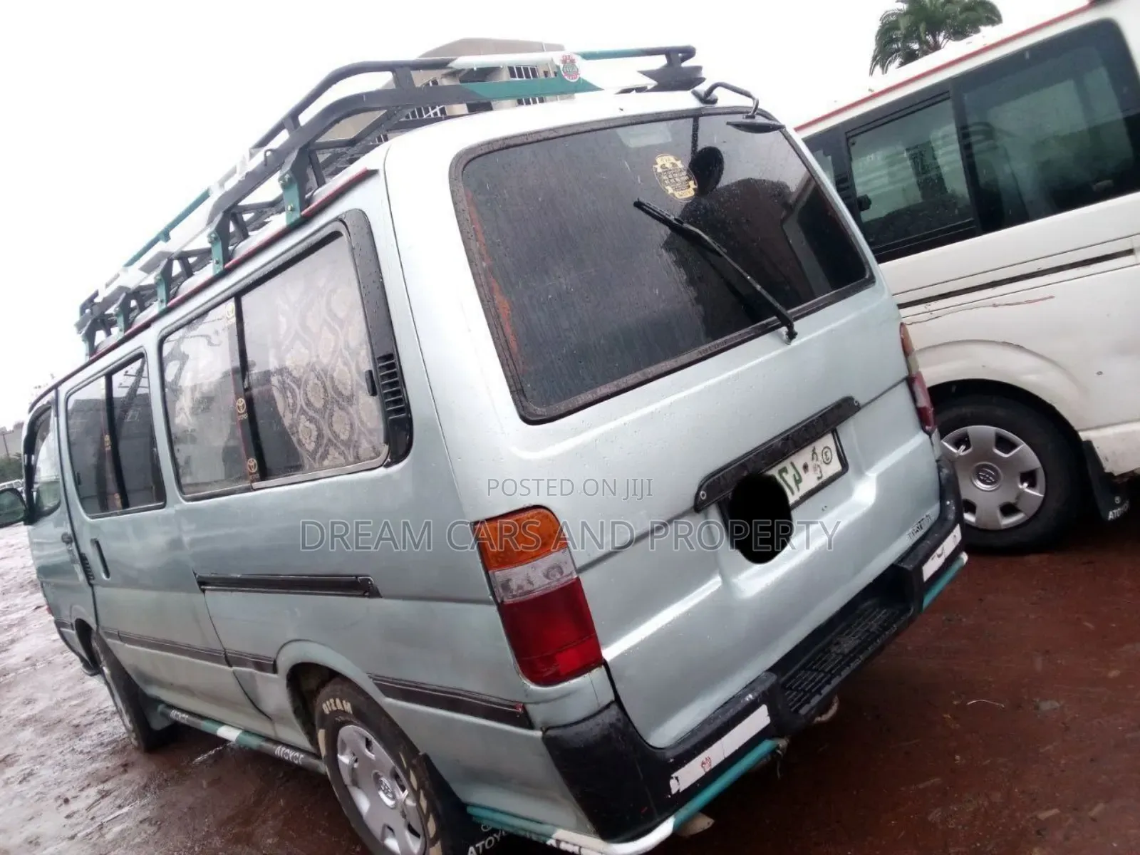Toyota HiAce 2002 Silver
