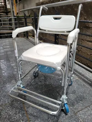 Photo - Toilet Chair稲亞shower Toilet=3-in-1 Type, Usable as a Commode