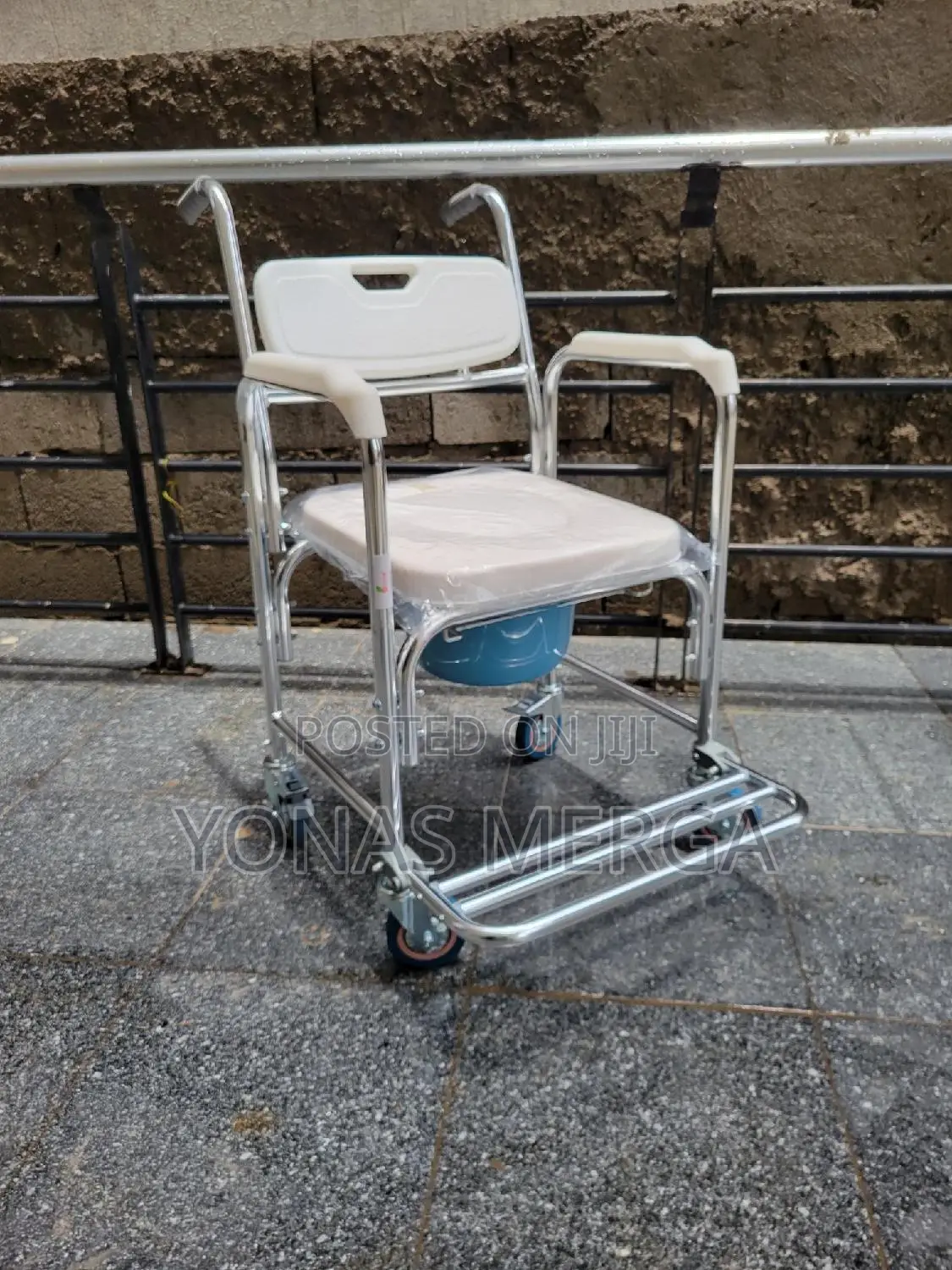 Toilet Chair對鴦commode Pot=Aluminum Material
Commod Chair Use