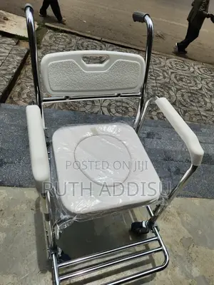 Photo - Foldable Commode Wheelchair胺過wheelchair填詞wheelchair