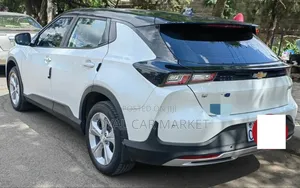 Chevrolet Menlo 61.1 kWh FWD 2023 White