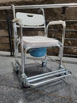 Photo - Commode Chair祭狡toilet Chairة妃tube. Can Load 150kg Person