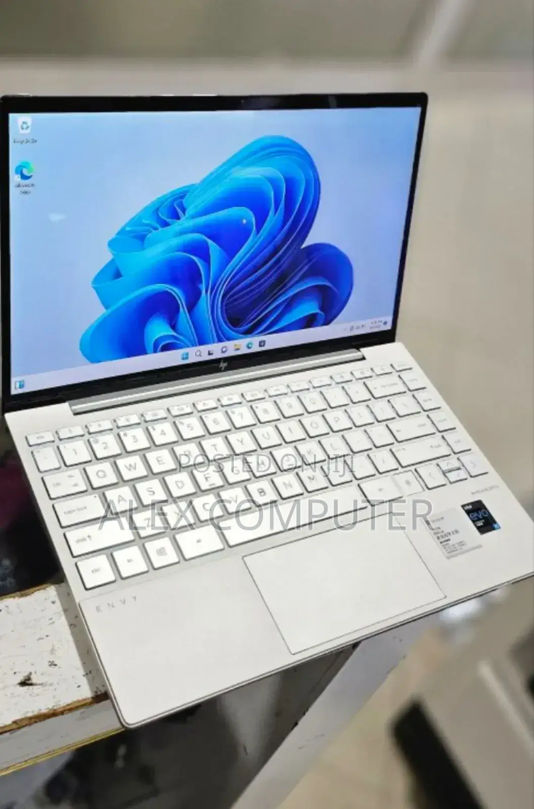 New Laptop HP Envy X360 16GB Intel Core I5 SSD 512GB