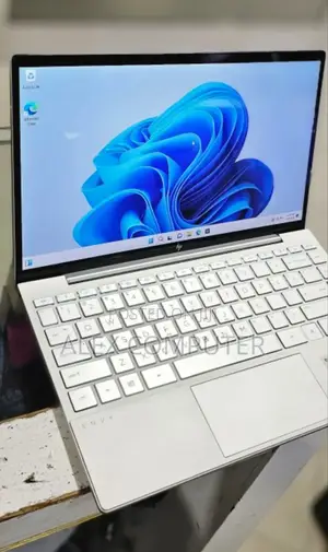 New Laptop HP Envy X360 16GB Intel Core I5 SSD 512GB